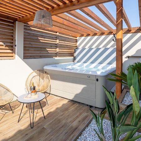 L'Entre Deux-Suite Romantique - Jacuzzi Privatif - Clim Reversible - Wifi Le Somail Bagian luar foto