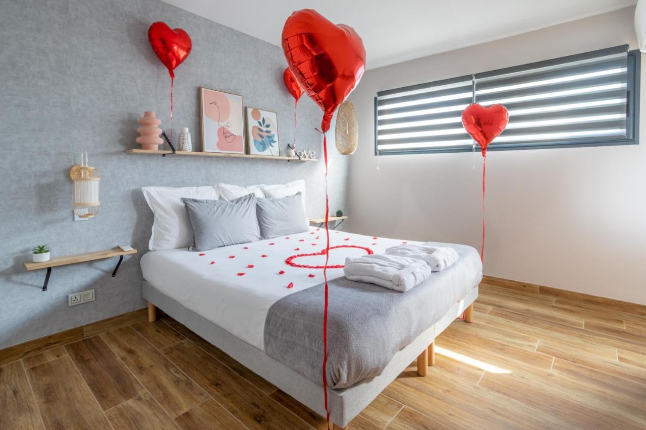 L'Entre Deux-Suite Romantique - Jacuzzi Privatif - Clim Reversible - Wifi Le Somail Bagian luar foto
