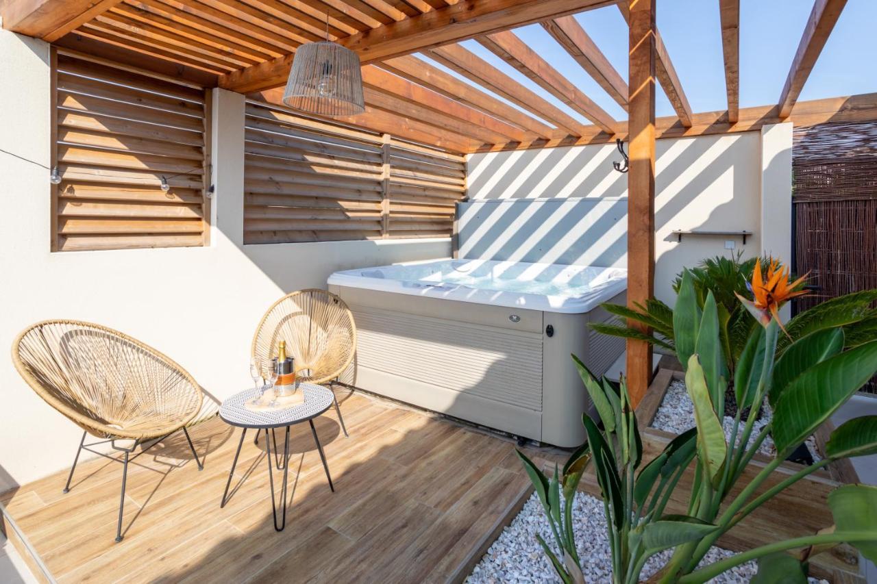 L'Entre Deux-Suite Romantique - Jacuzzi Privatif - Clim Reversible - Wifi Le Somail Bagian luar foto