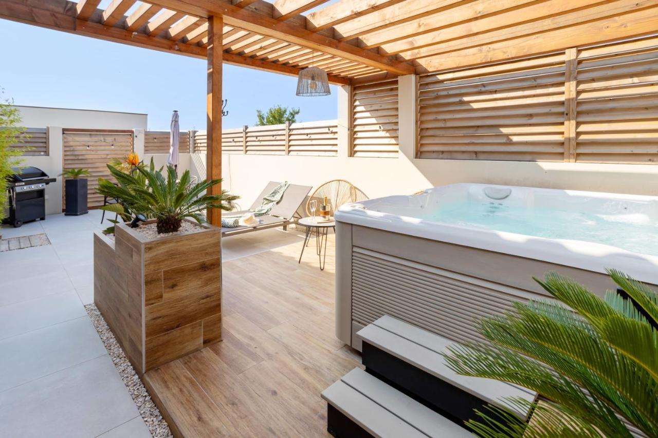 L'Entre Deux-Suite Romantique - Jacuzzi Privatif - Clim Reversible - Wifi Le Somail Bagian luar foto