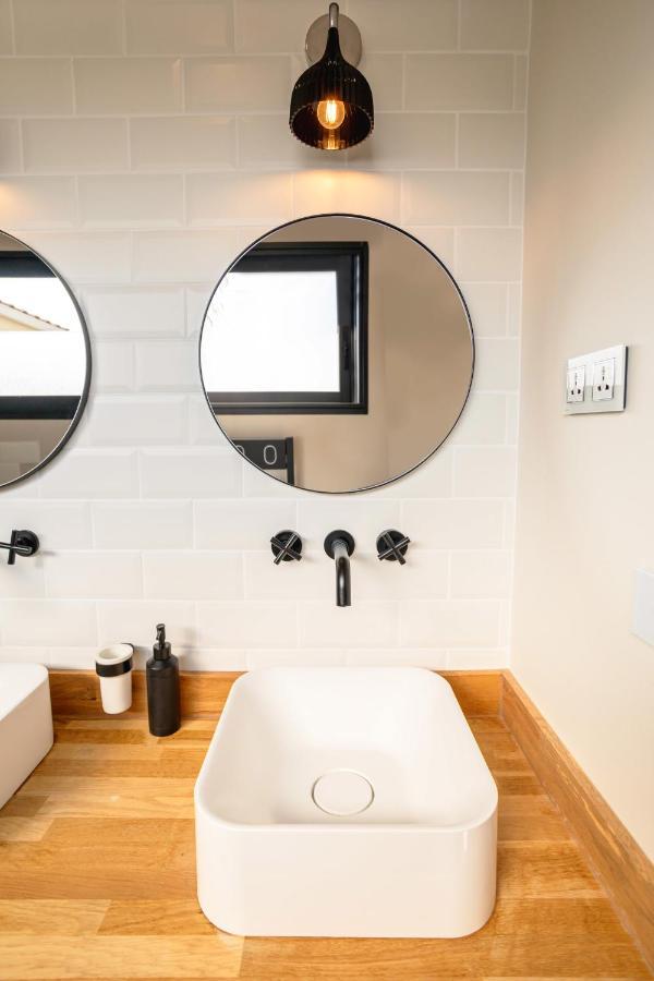 L'Entre Deux-Suite Romantique - Jacuzzi Privatif - Clim Reversible - Wifi Le Somail Bagian luar foto