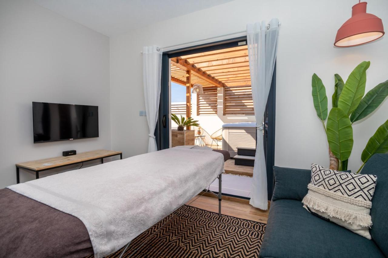 L'Entre Deux-Suite Romantique - Jacuzzi Privatif - Clim Reversible - Wifi Le Somail Bagian luar foto